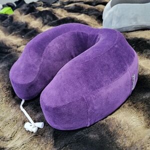 Cabeau Evolution Plus Memory Foam Travel Neck Pillow (Left Tie Strap Missing)